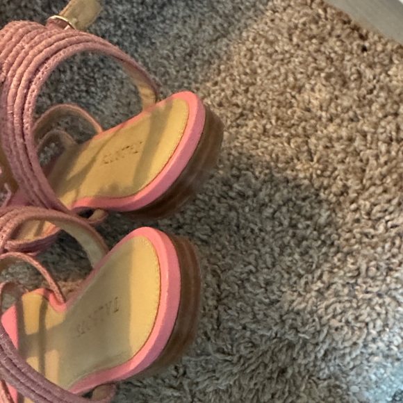 Talbots Pink Strappy Sandals - Picture 5 of 8